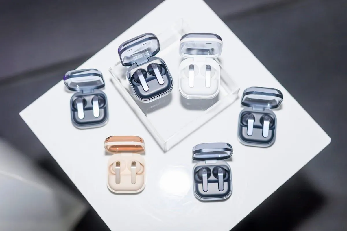 Uus Samsungi Galaxy Buds4 seeria keskendub tipptasemel helielamusele ja täiustatud ergonoomikale